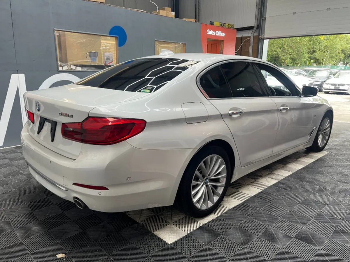 BMW 5-Series 2018 BMW 5 4D 523D LUXURY AUTOMATIC / - Image 5
