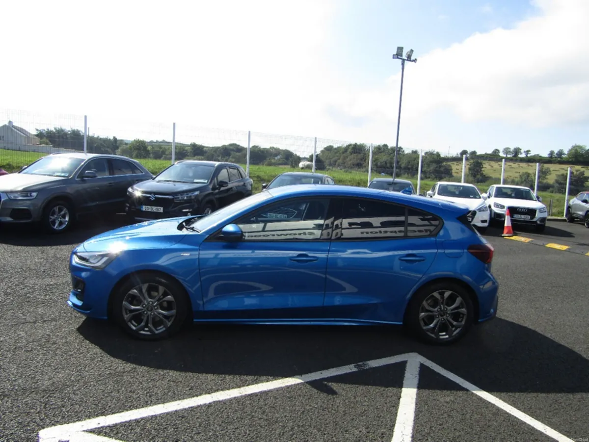 Ford Focus ST-LINE ECOBLUE AUTO - Image 6