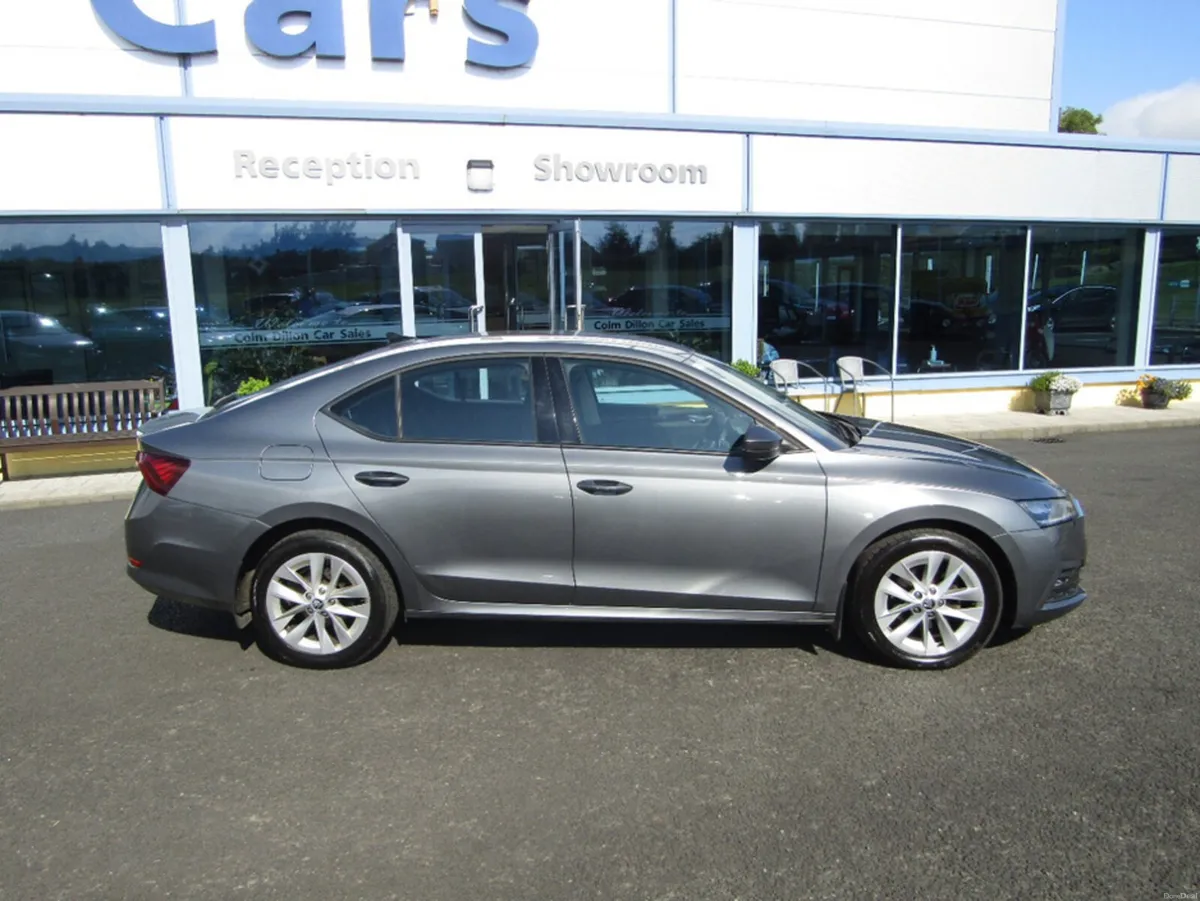 Skoda Octavia AMBITION 2.0 TDI 115HP 5DR - Image 3