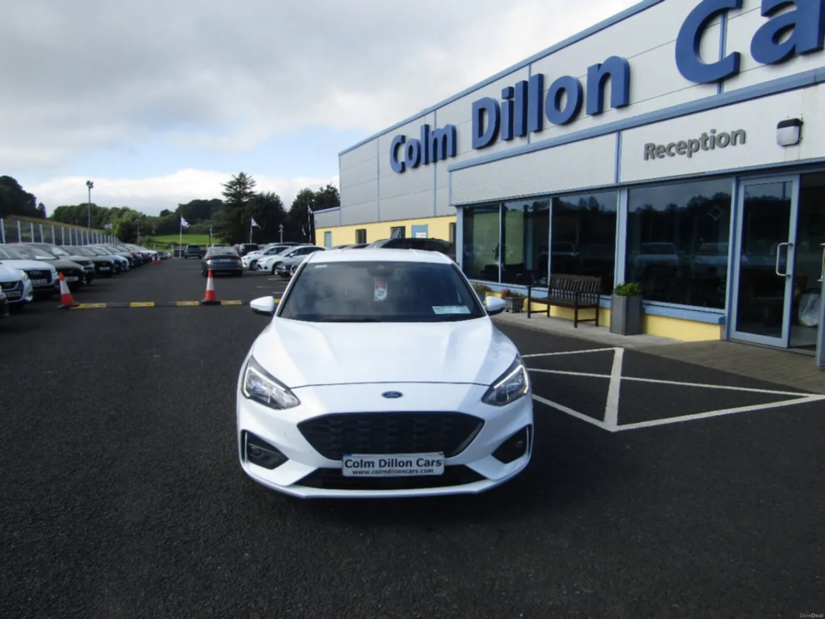 Ford Focus 1.5 TDCI 120PS 5 5DR ST-LINE - Image 4
