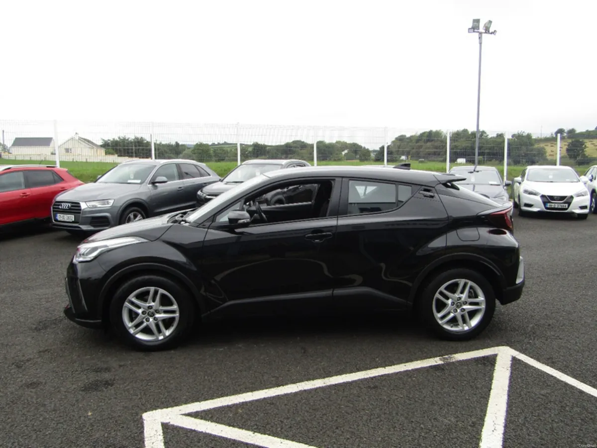 Toyota C-HR ICON HEV CVT - Image 6