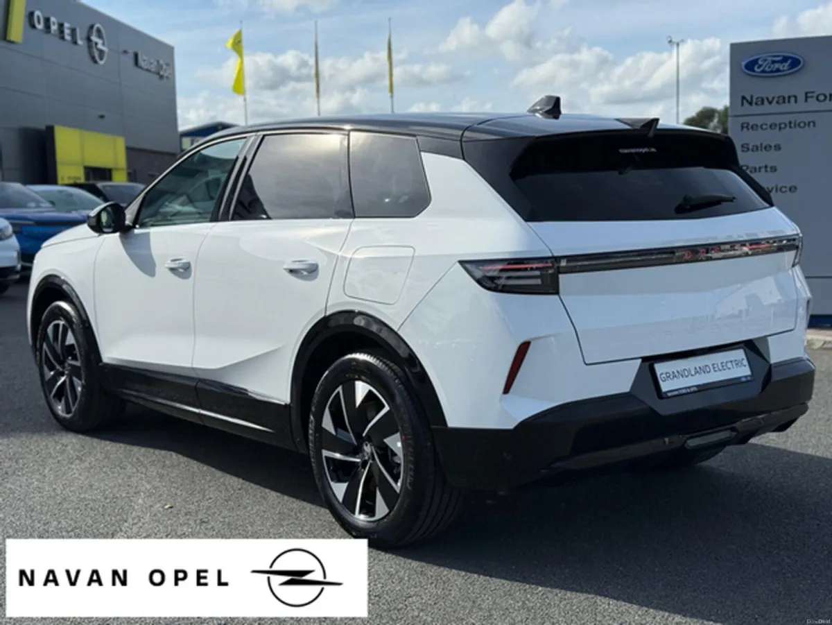 Opel Grandland GS-Line Electric 210Ps 520Km Range - Image 3