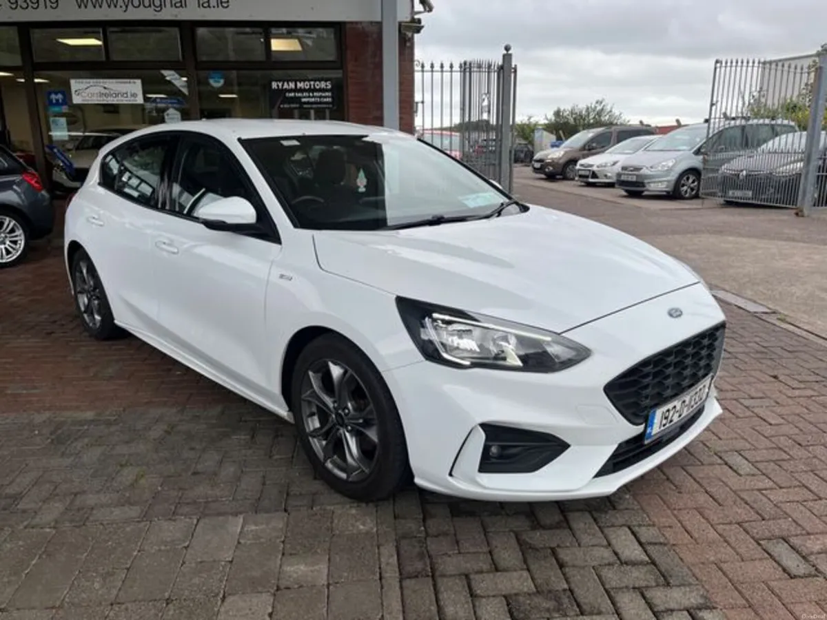 Ford Focus St-line 1.0 Ecoboost 125PS 4DR - Image 6