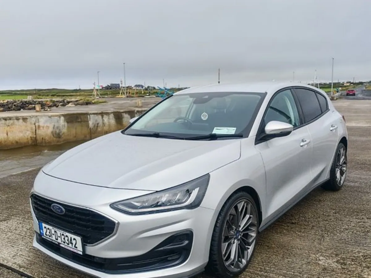 Ford Focus Connected 5D 1.5TD120 S6.2 A8 - Image 3