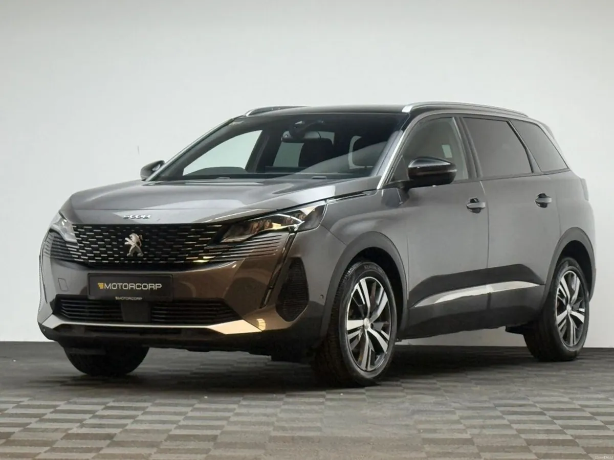 Peugeot 5008 Allure 1.5 Blue HDI **7 SEATS** - Image 3
