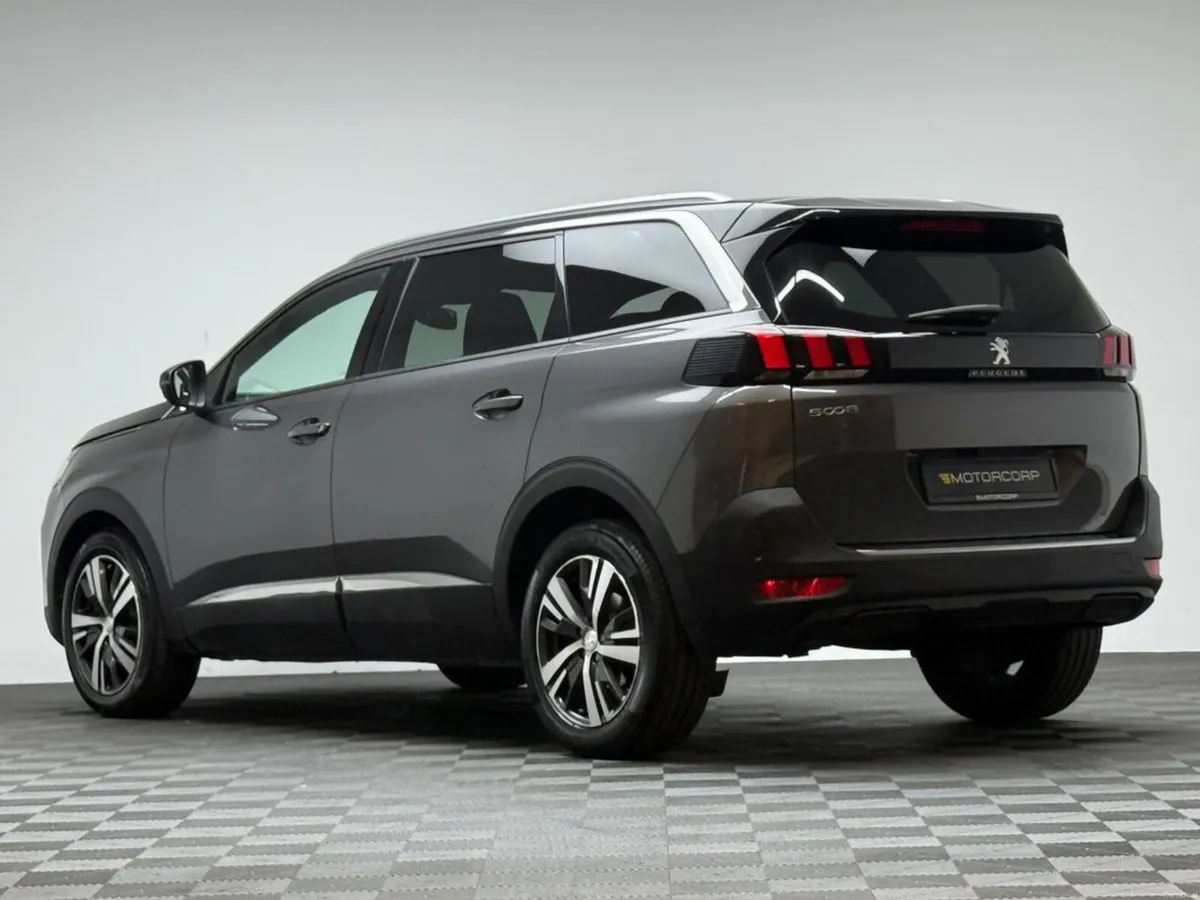 Peugeot 5008 Allure 1.5 Blue HDI **7 SEATS** - Image 5