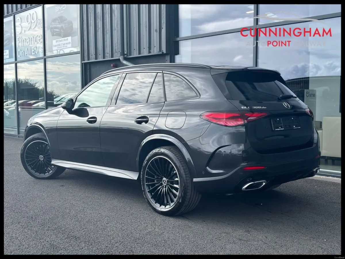 Mercedes-Benz GLC 300de 4-Matic AMG Urban Edition - Image 2