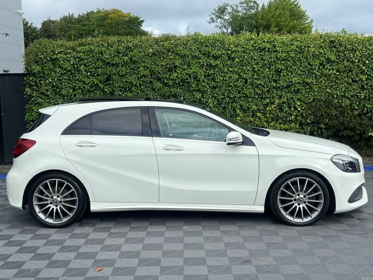 Mercedes-Benz A-Class A180 AMG-LINE 1.6 AUTO // OP - Image 3