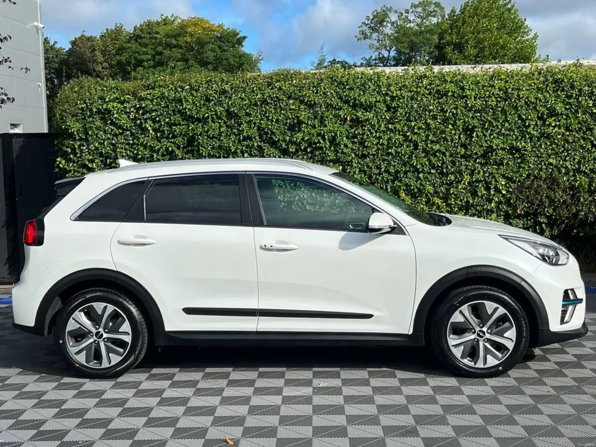 Kia Niro 2 EV // KIA SERVICE HISTORY // REVERSE CA - Image 2