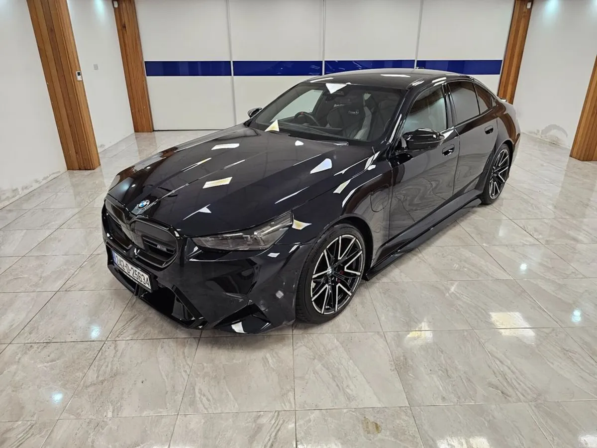 BMW M5 HUGE SPEC // LOW MILES - Image 2