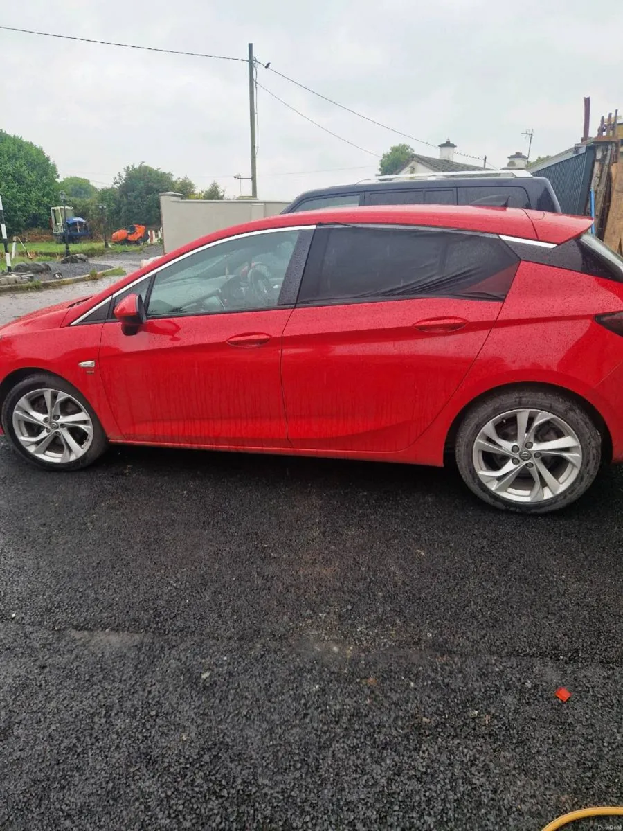 2017 Opel Astra - Image 2