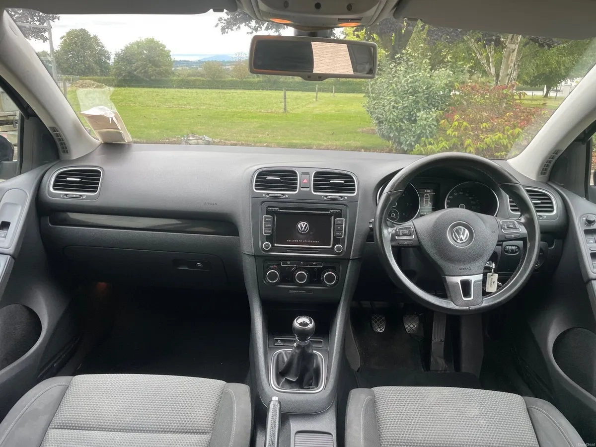 Volkswagen Golf 2012 - Image 2