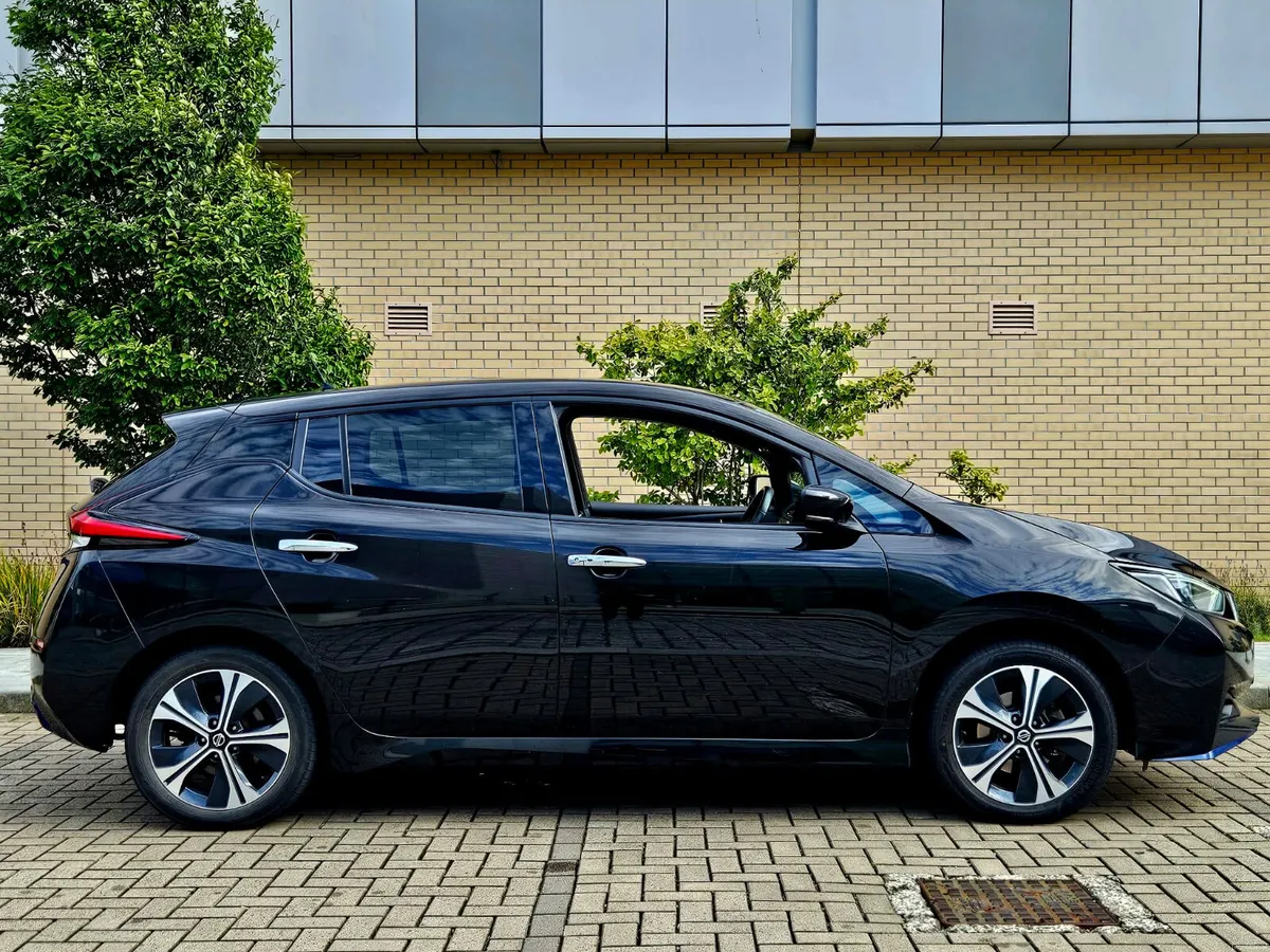 62KWH BIG BATTERY - SV PREMIUM - LEATHER - 120TAX - Image 5