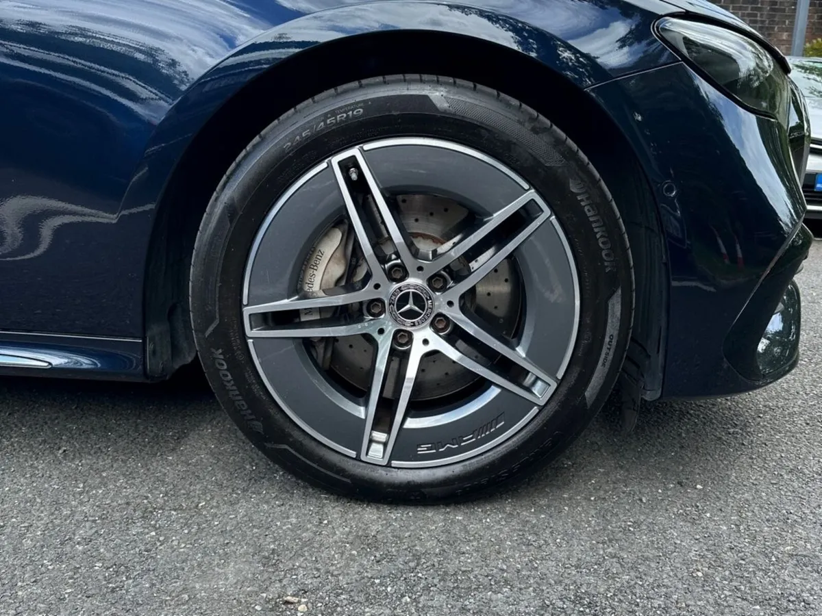 Mercedes-Benz E-Class E 300e AMG Line Plus- 1 Owne - Image 4