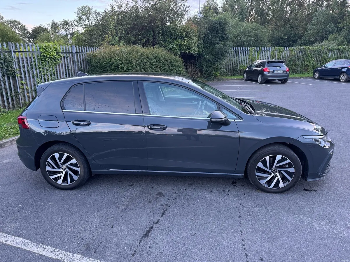2023 Volkswagen Golf Mk8 eHybrid Style 204BH - Image 4