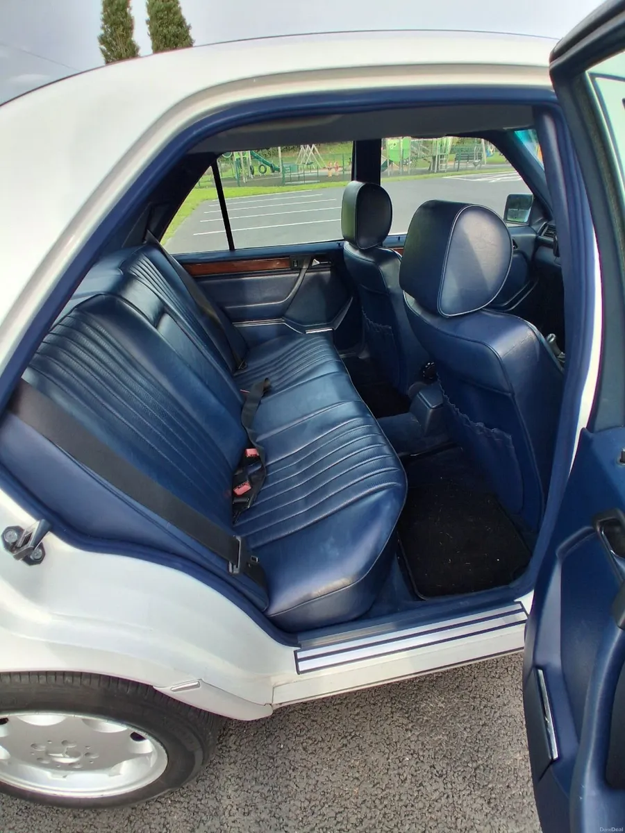 Mercedes-Benz E-Class 1997 - Image 1
