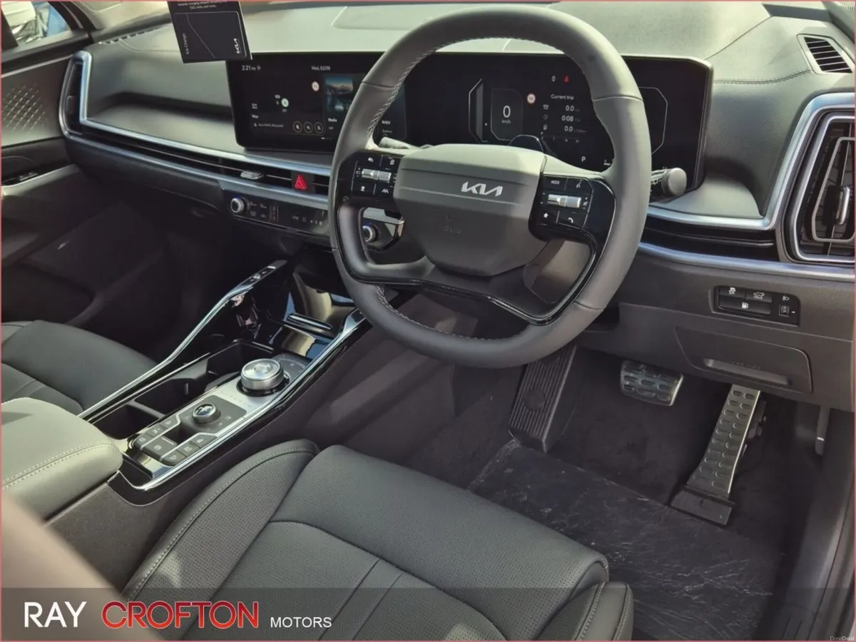 Kia Sorento 1.6 PHEV *3.9% APR* - Image 2