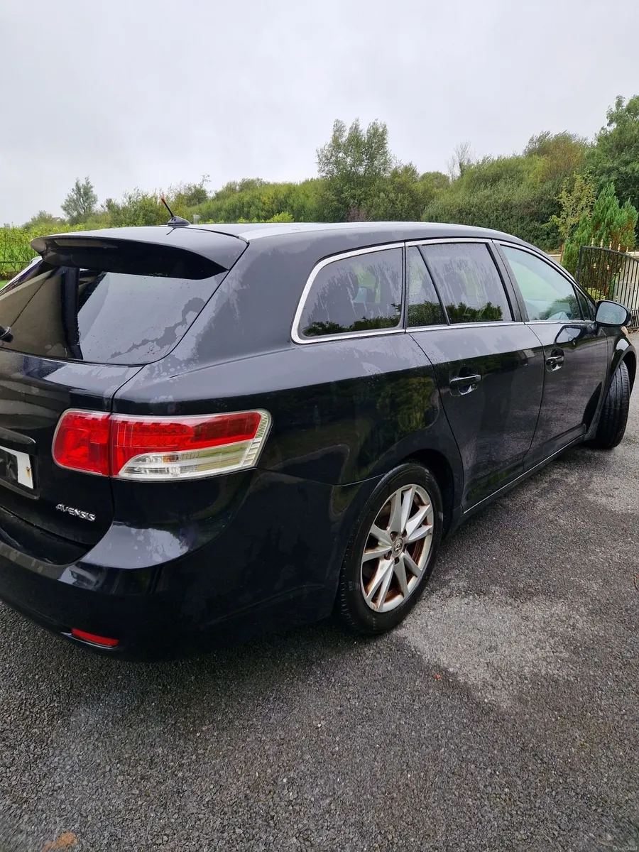 Toyota Avensis 2011 - Image 4