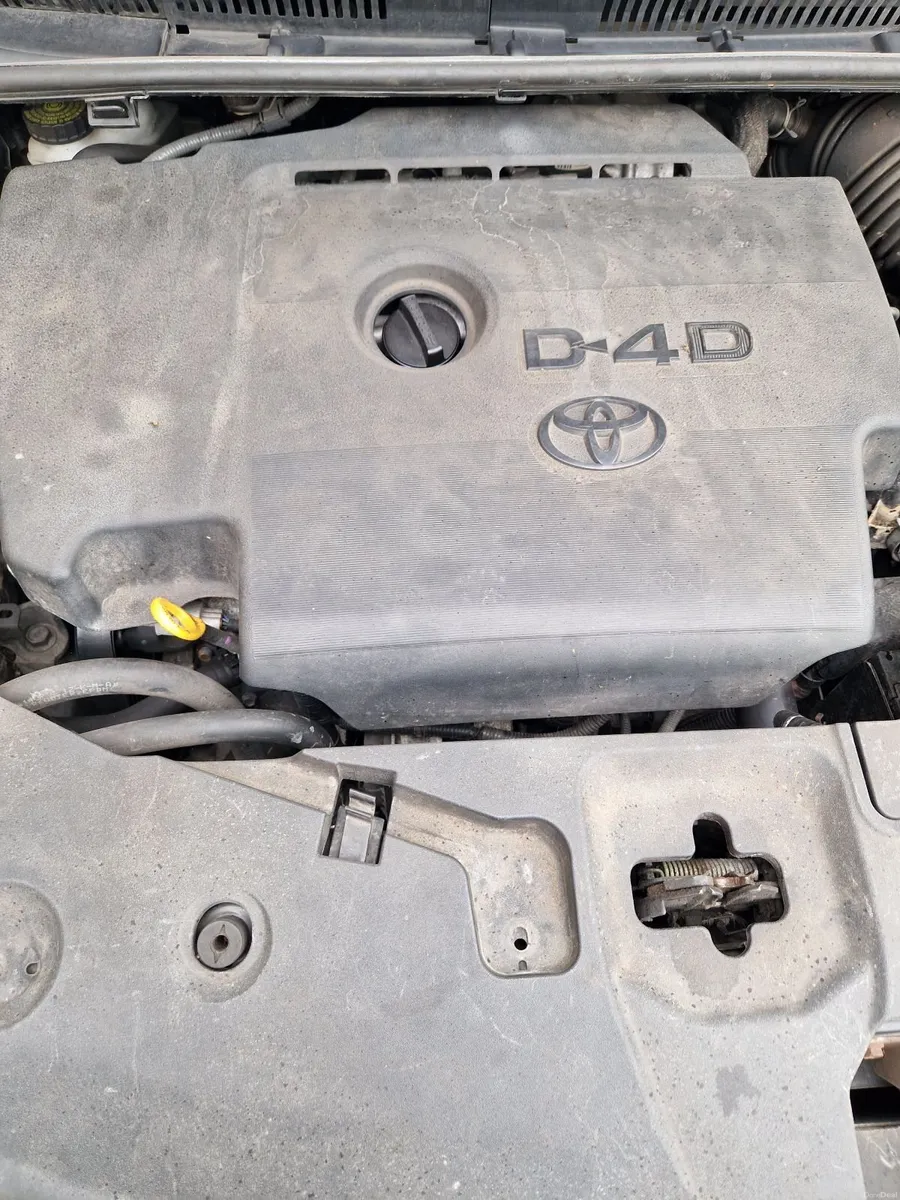 Toyota Avensis 2011 - Image 6