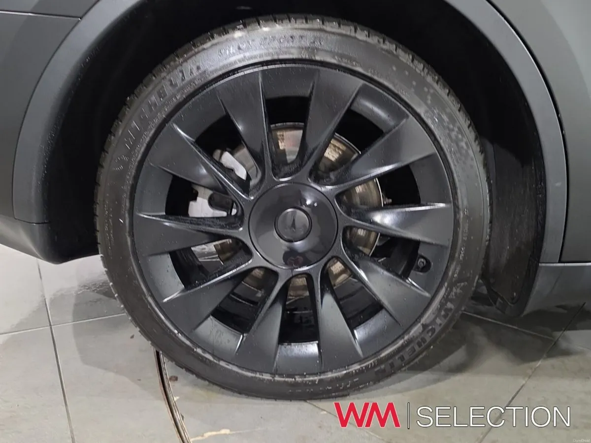 Tesla Model Y Long Range RWD - Image 6