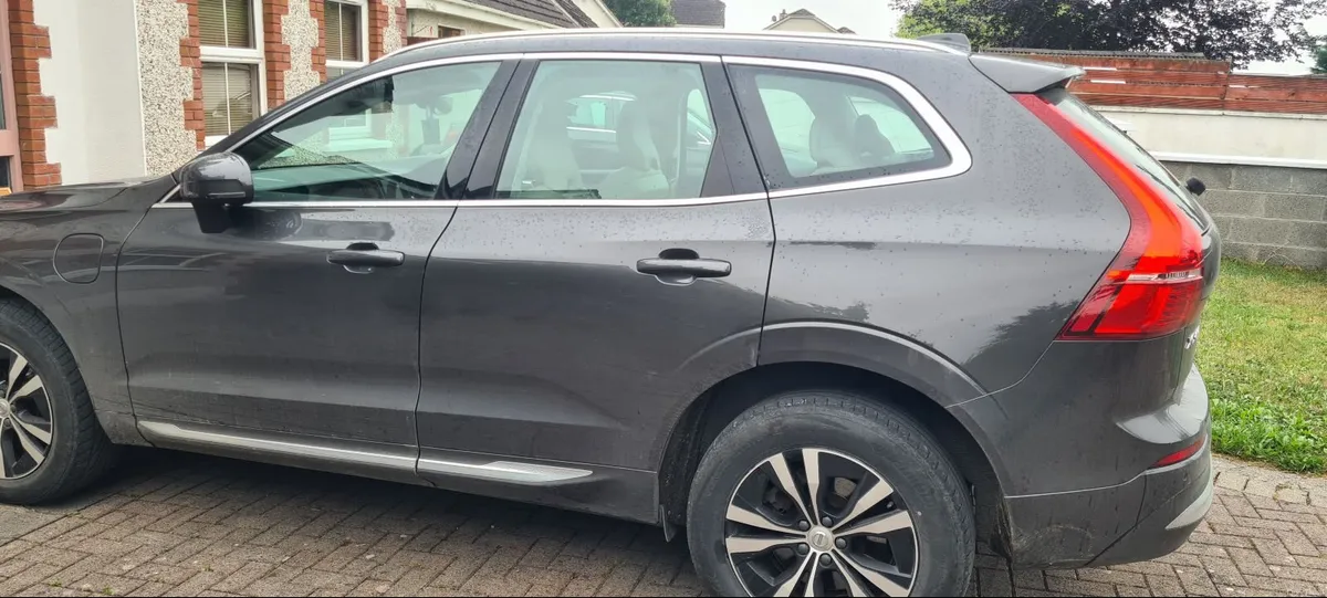 Volvo XC60 2022 - Image 2