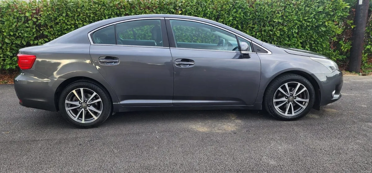 TOYOTA AVENSIS LAUNA LOTS OF SPECK ❤️ - Image 1
