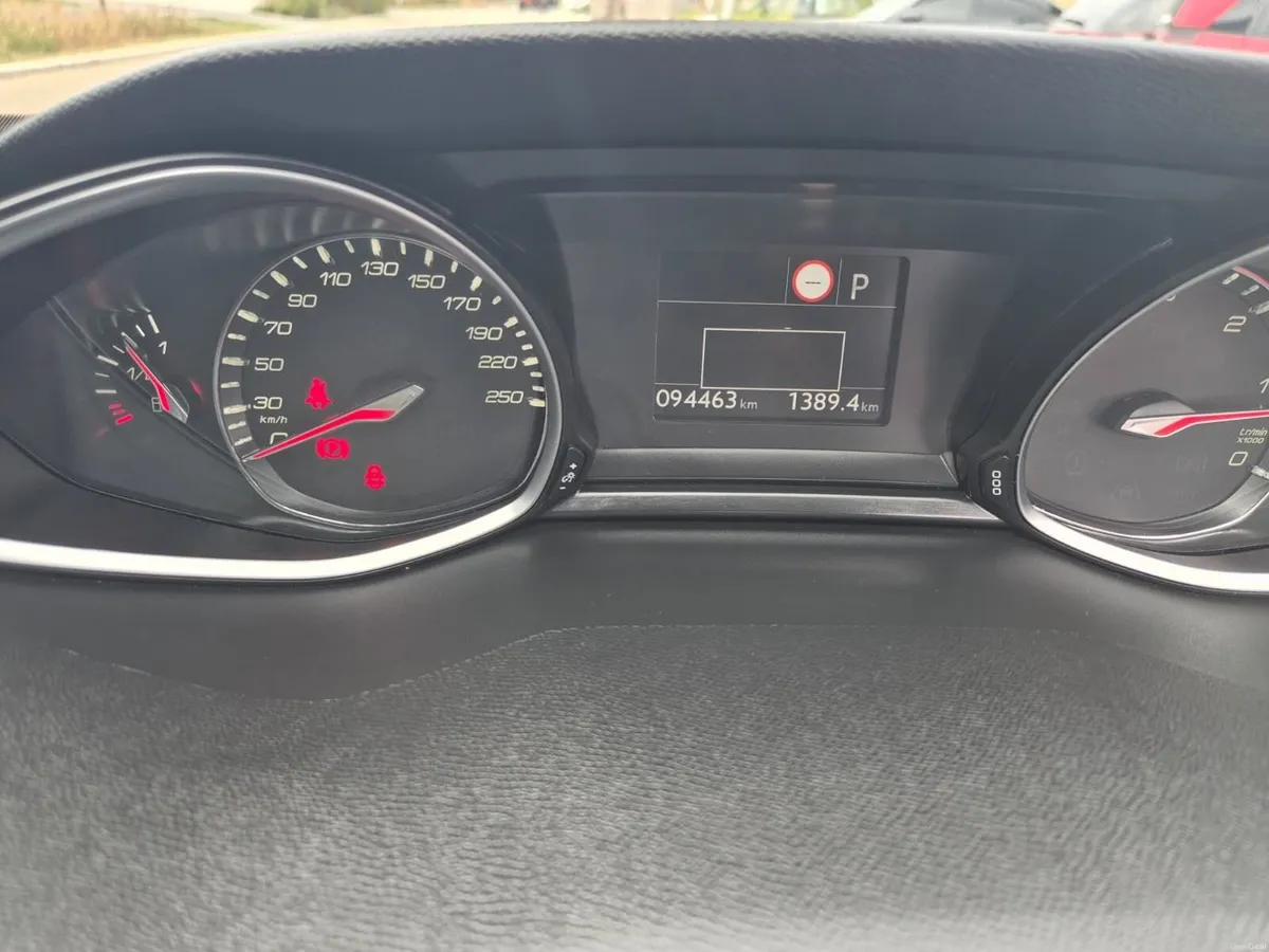 Peugeot 308 2019 - Image 2