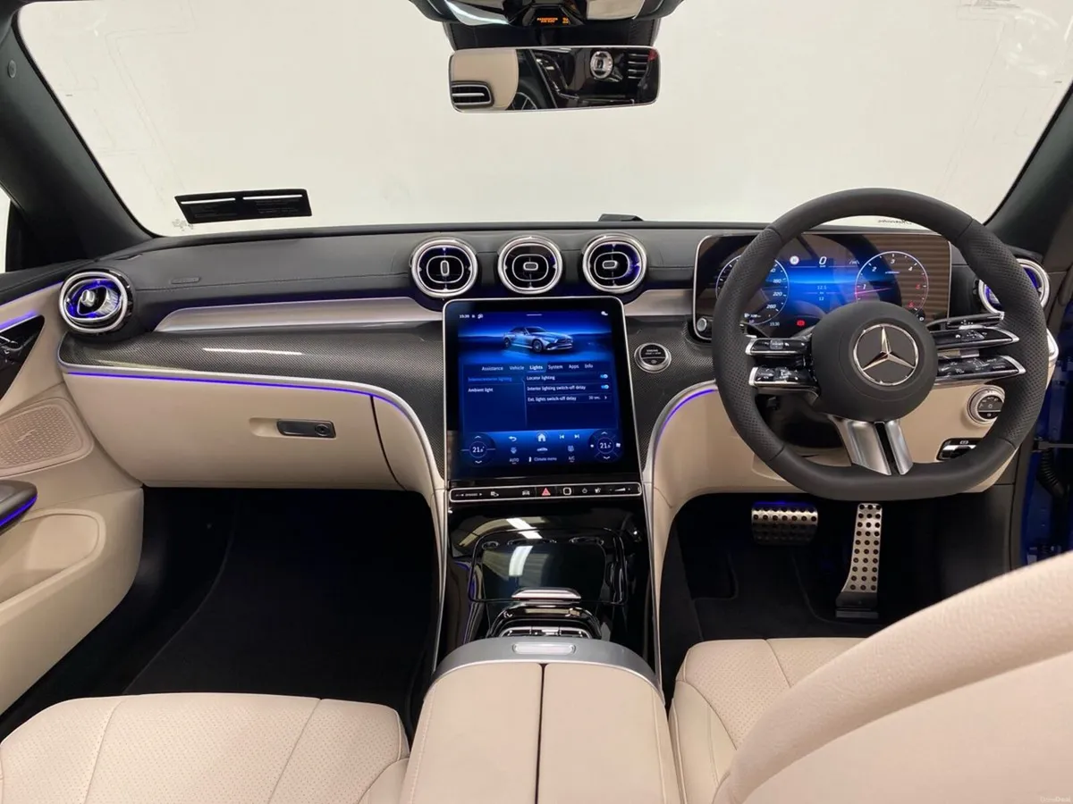 Mercedes-Benz CLE CLE 220 D CABRIOLET AMG LINE+ - Image 2