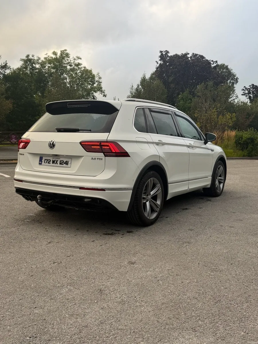 2017 VW Tiguan R-Line - Image 3