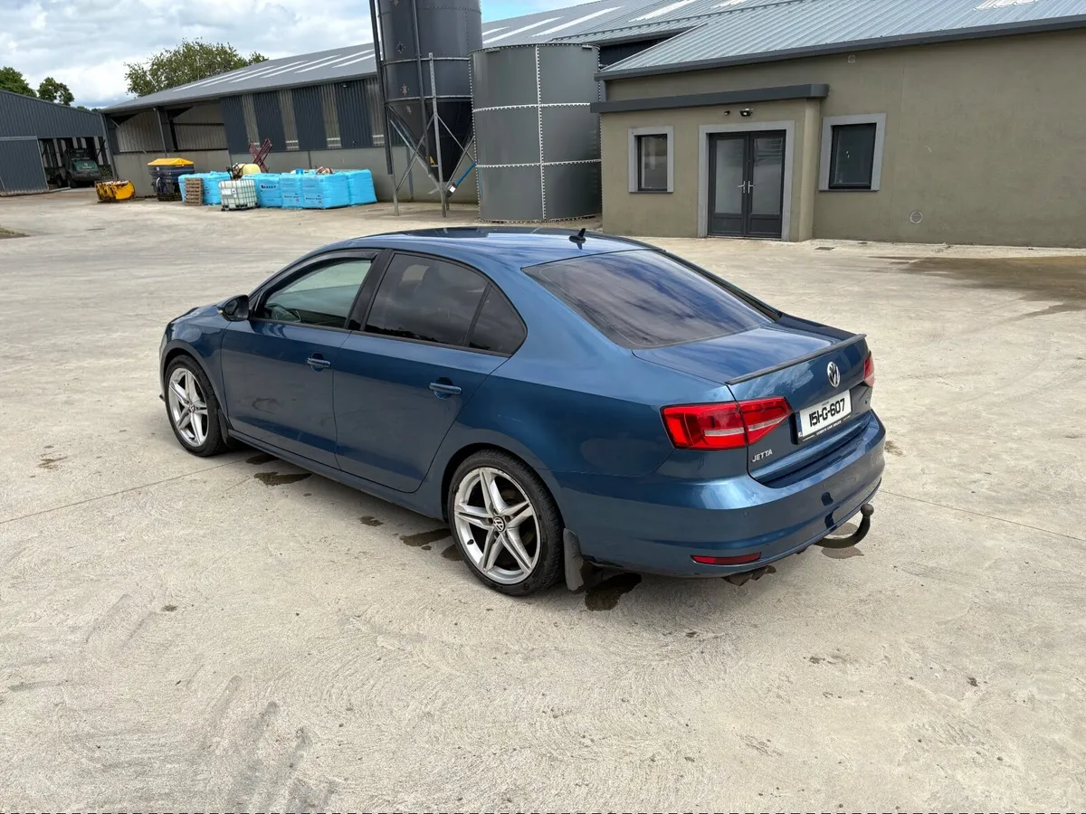 Volkswagen Jetta 2015 - Image 3
