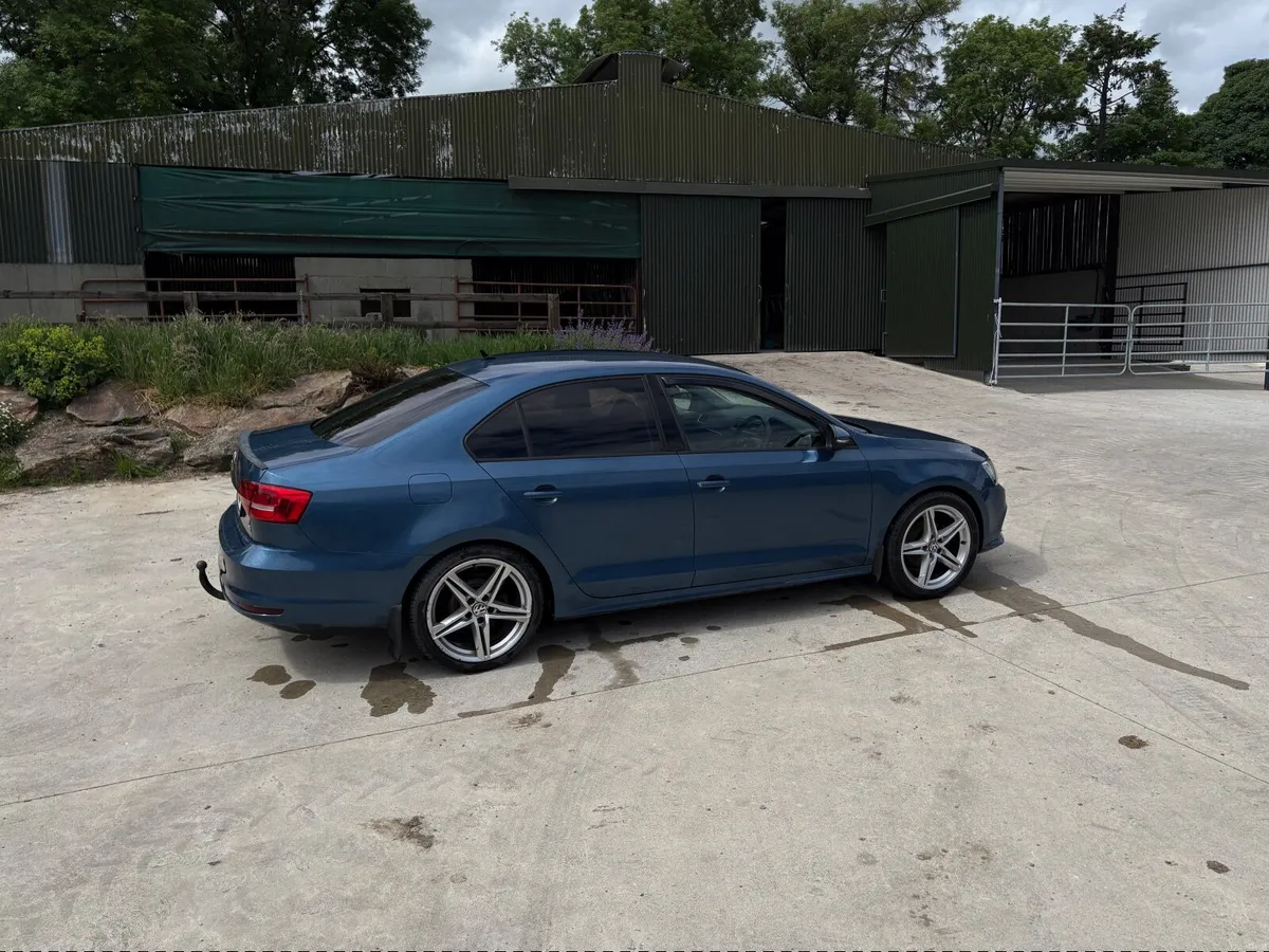 Volkswagen Jetta 2015 - Image 1