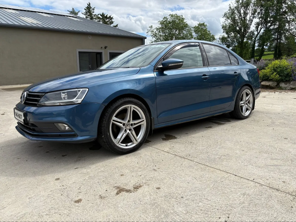Volkswagen Jetta 2015 - Image 5