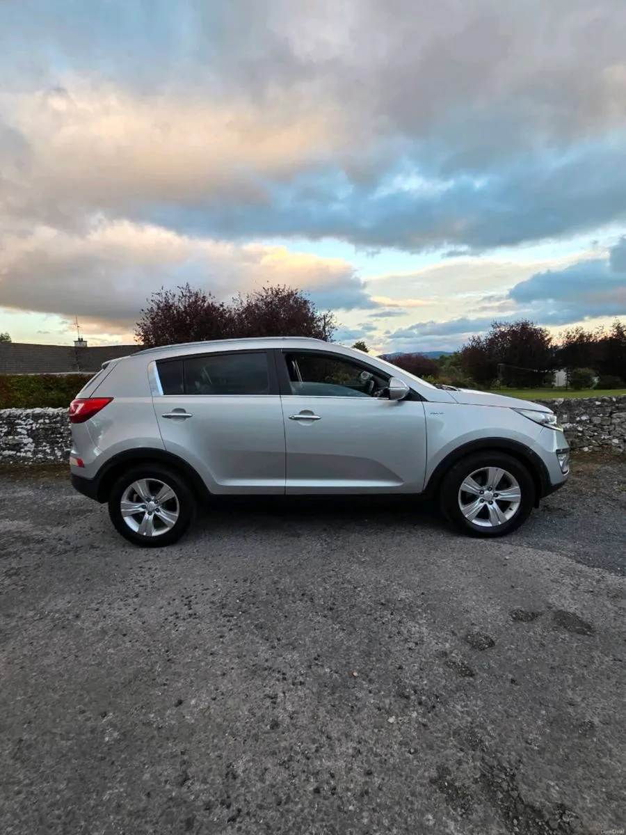 2013 Kia Sportage 4x4 new nct 10/27 taxed 6/27 - Image 3