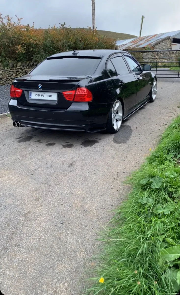 BMW 3-Series 2009 - Image 3