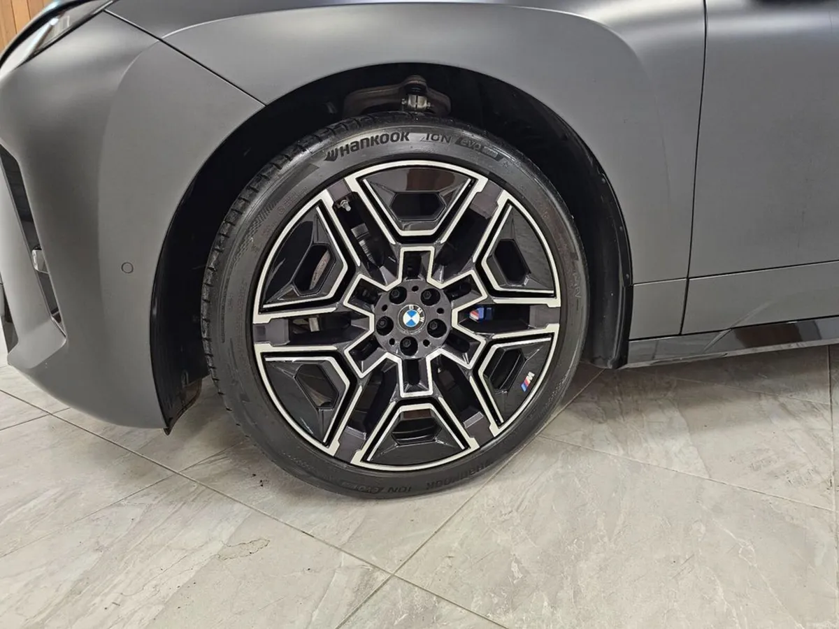 BMW iX STUNNING ! - Image 3