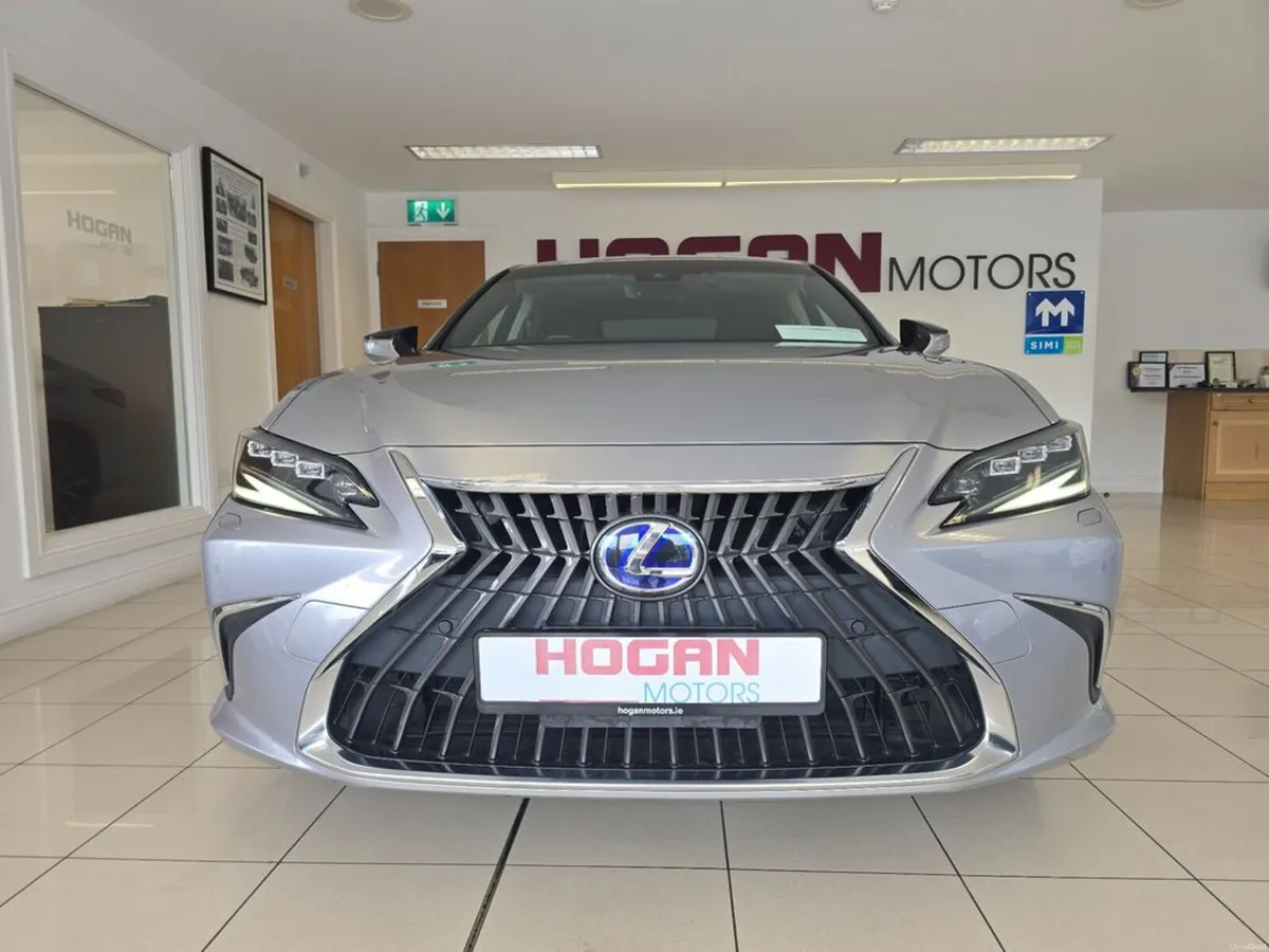Lexus ES Hybrid Premium * Ultimate Spec * - Image 2