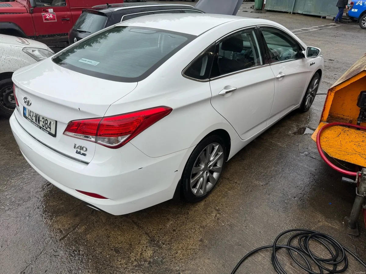Hyundai i40 blue drive - Image 2