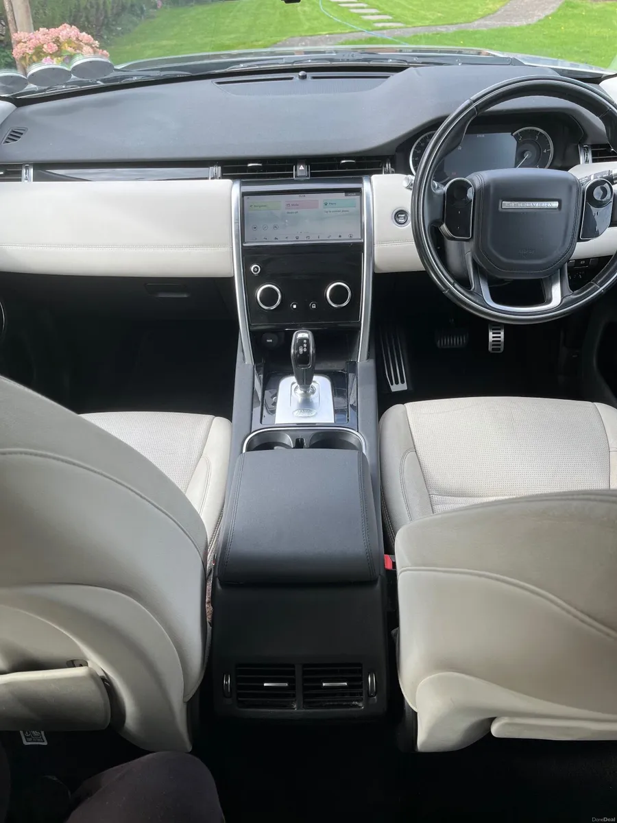 Land Rover Discovery Sport 2020 - Image 3