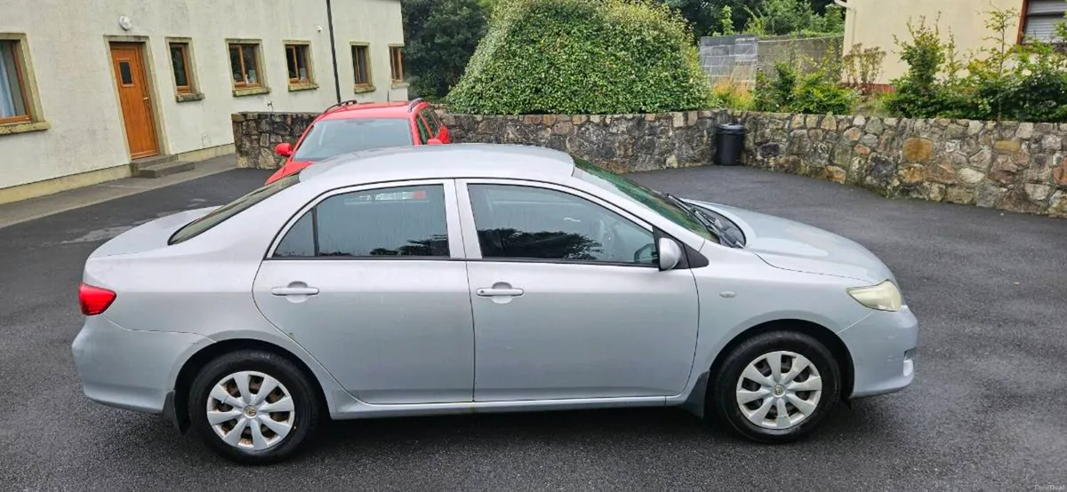 Toyota corolla - Image 2