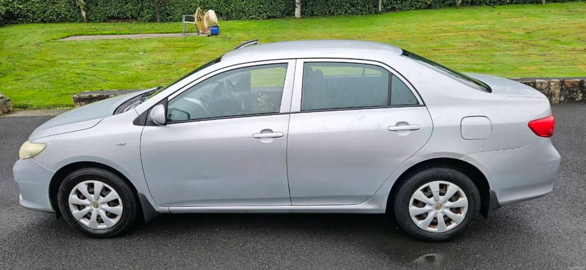 Toyota corolla - Image 4