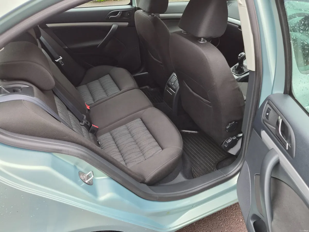 Skoda Octavia 2011 1.6 tdi - Image 6