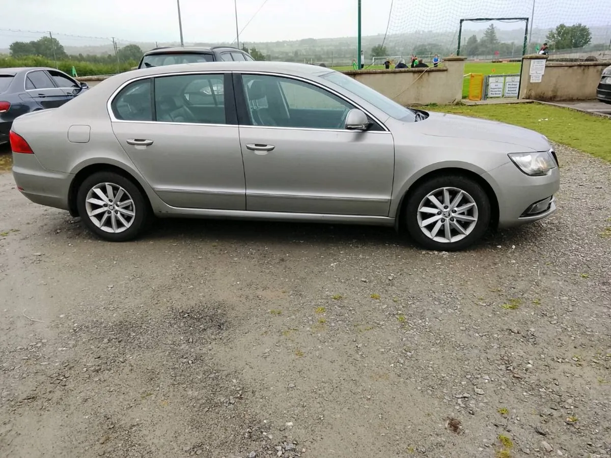 2015 Skoda Superb - Image 3