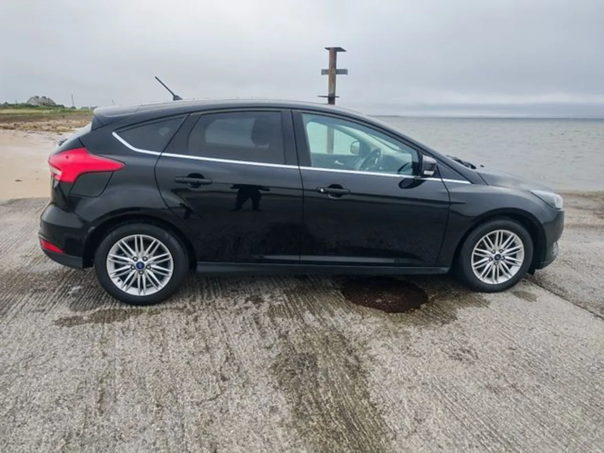 Ford Focus 1.5 TDCI Zetec Edition 120PS 5DR - Image 4