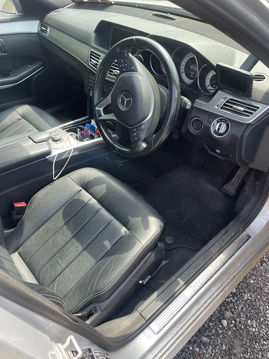 Mercedes Benz E220 cdi - Image 5