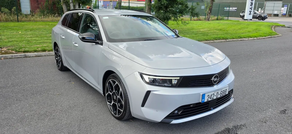 242 Opel Astra Sport Tourer 1.5 Diesel  Automatic - Image 1