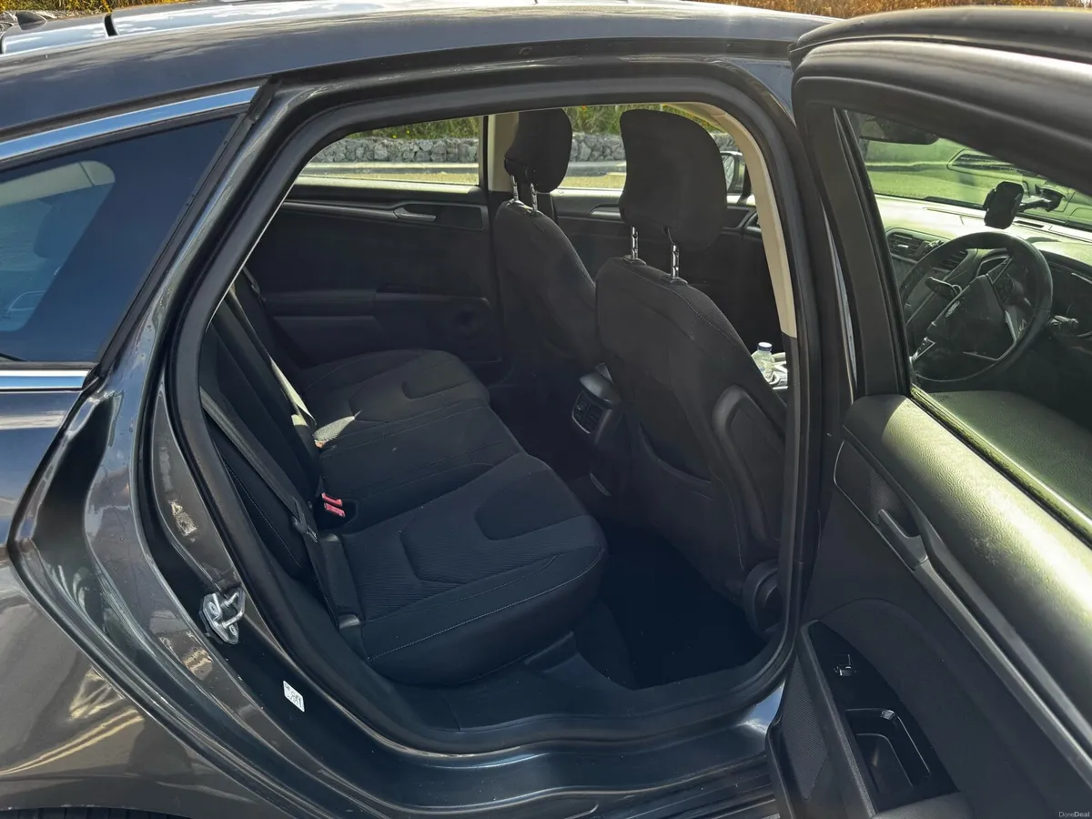151 Ford Mondeo Titanium - Image 5