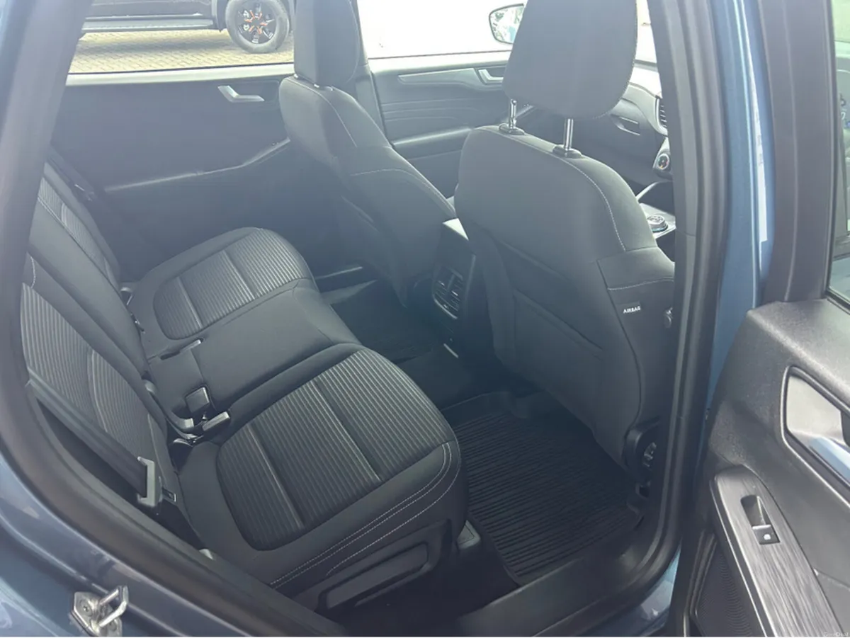 Ford Kuga TITANIUM 2.5 PHEV 225 S6.2 - Image 5