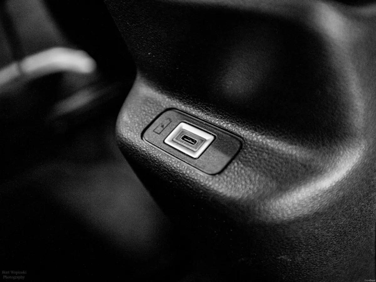 Jeep Avenger E-Summit 54kWh 155HP - Image 6