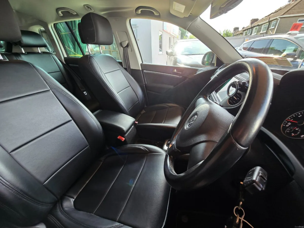 Volkswagen Tiguan 1.4 TSI LOUNGE **AUTO** - Image 6