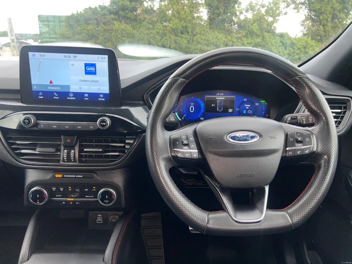 Ford Kuga ST LINE PLUG IN HYBRID - Image 5